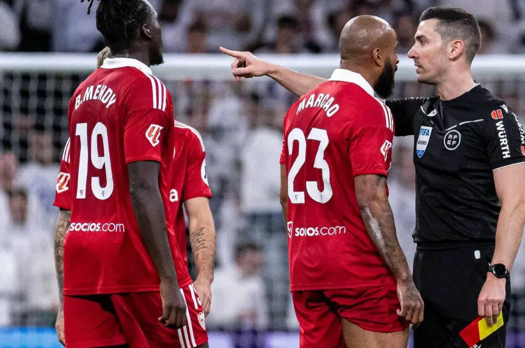 El defensa Marcao fue expulsado ante el Real Madrid